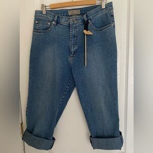 Christopher Blue Cropped Blue Jeans​​​​​​​​